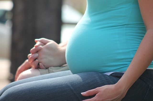  El embarazo logrado por reproducción asistida